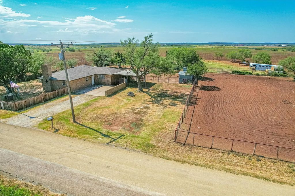 9631 County Road 250, Clyde