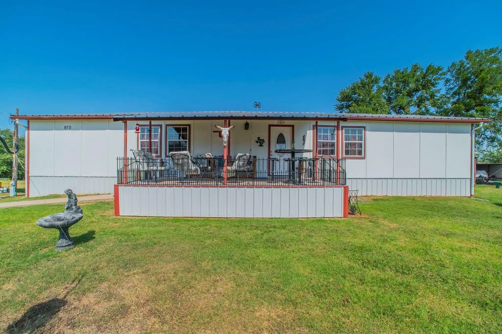 810 Neptune Drive, Granbury