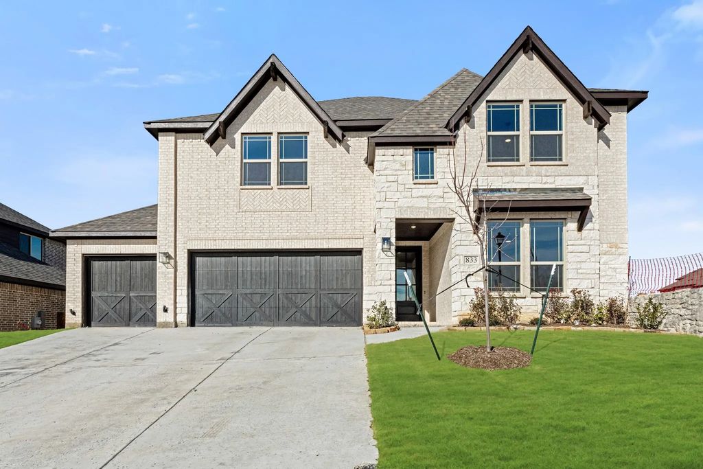 833 Yosemite Drive, DeSoto