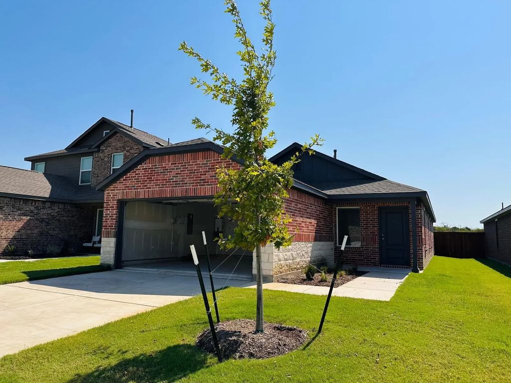 6222 Tilden Avenue, Pilot Point
