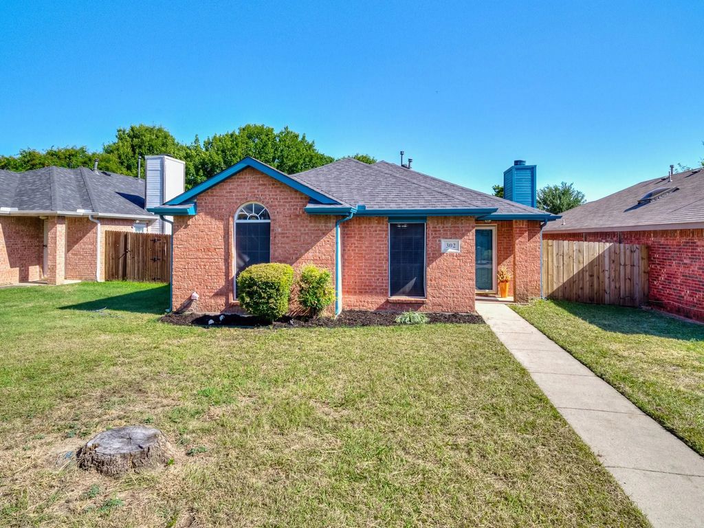 302 Bryant Lane, Cedar Hill