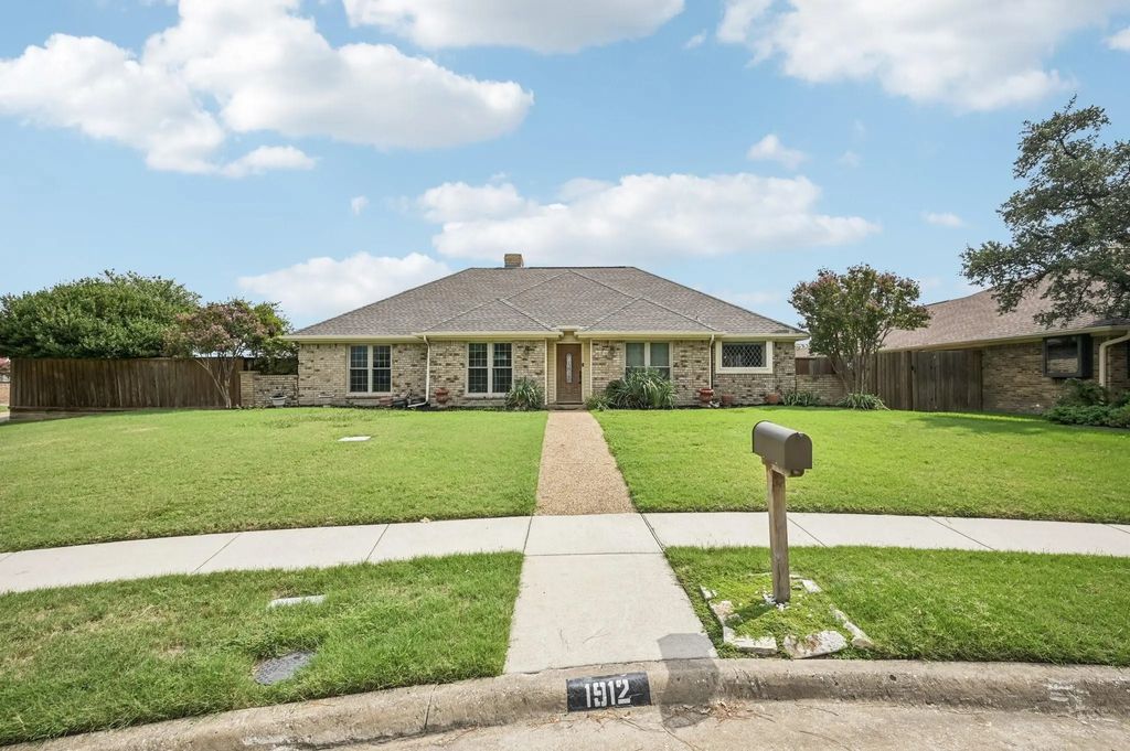 1912 Polstar Drive, Plano
