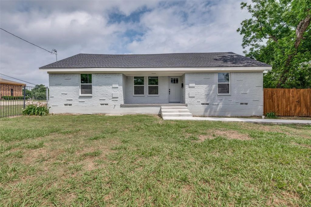 2775 E Overton Road, Dallas