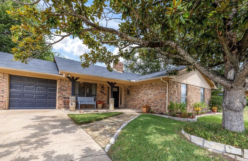 1204 Kay Drive, Weatherford