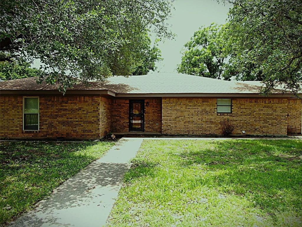 6605 Us Highway 67 84, Bangs