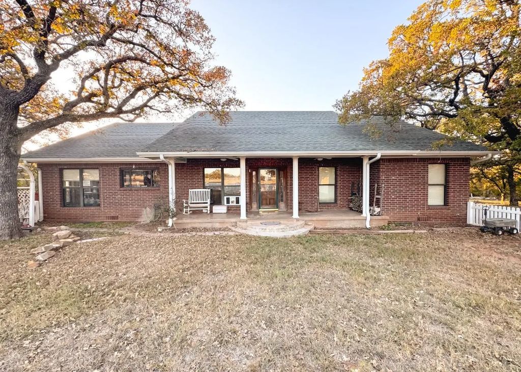 13610 Highway 183, Rising Star