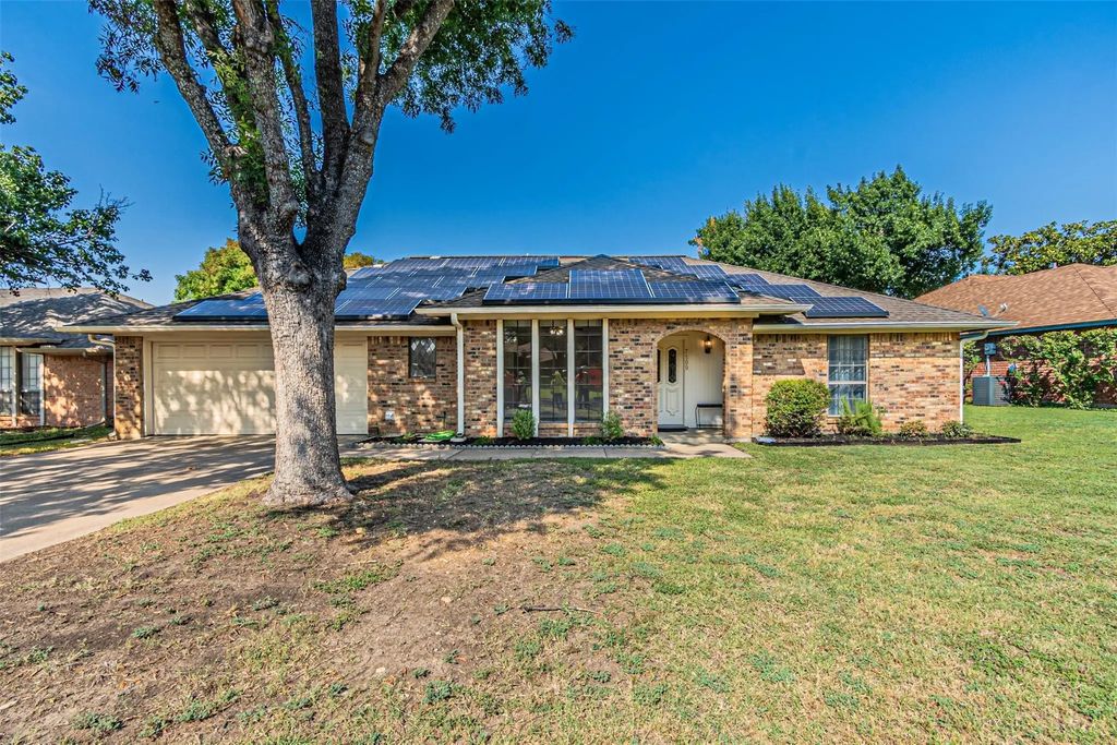7509 Pear Tree Lane, Fort Worth