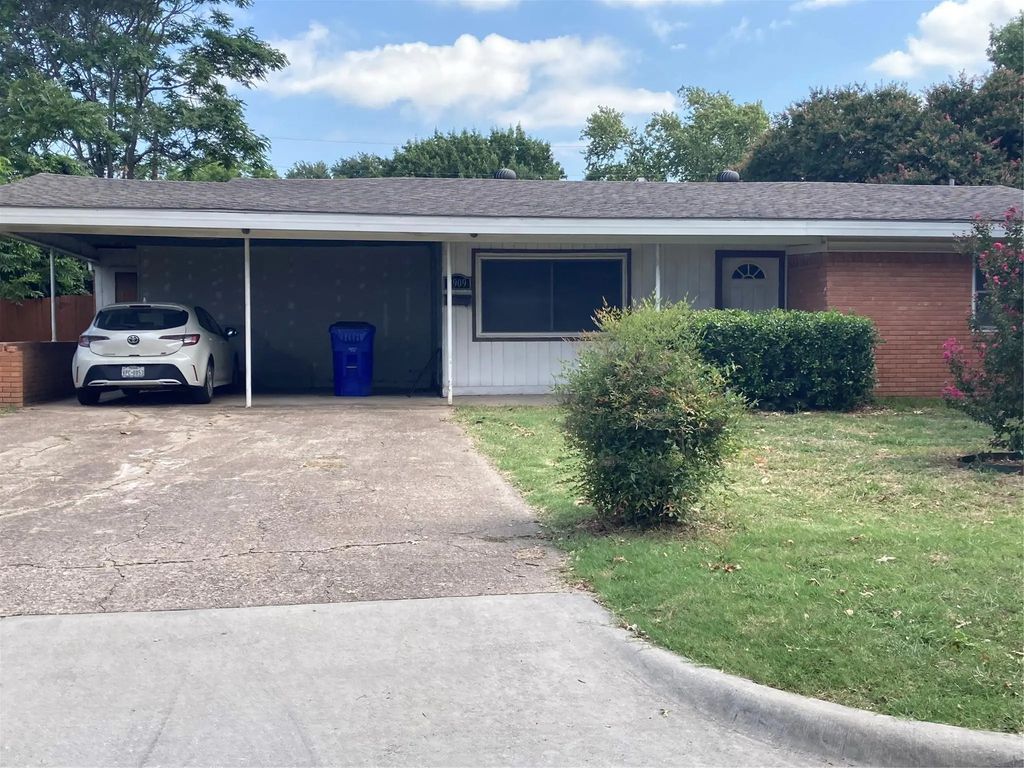 2909 Randy Lane, Farmers Branch
