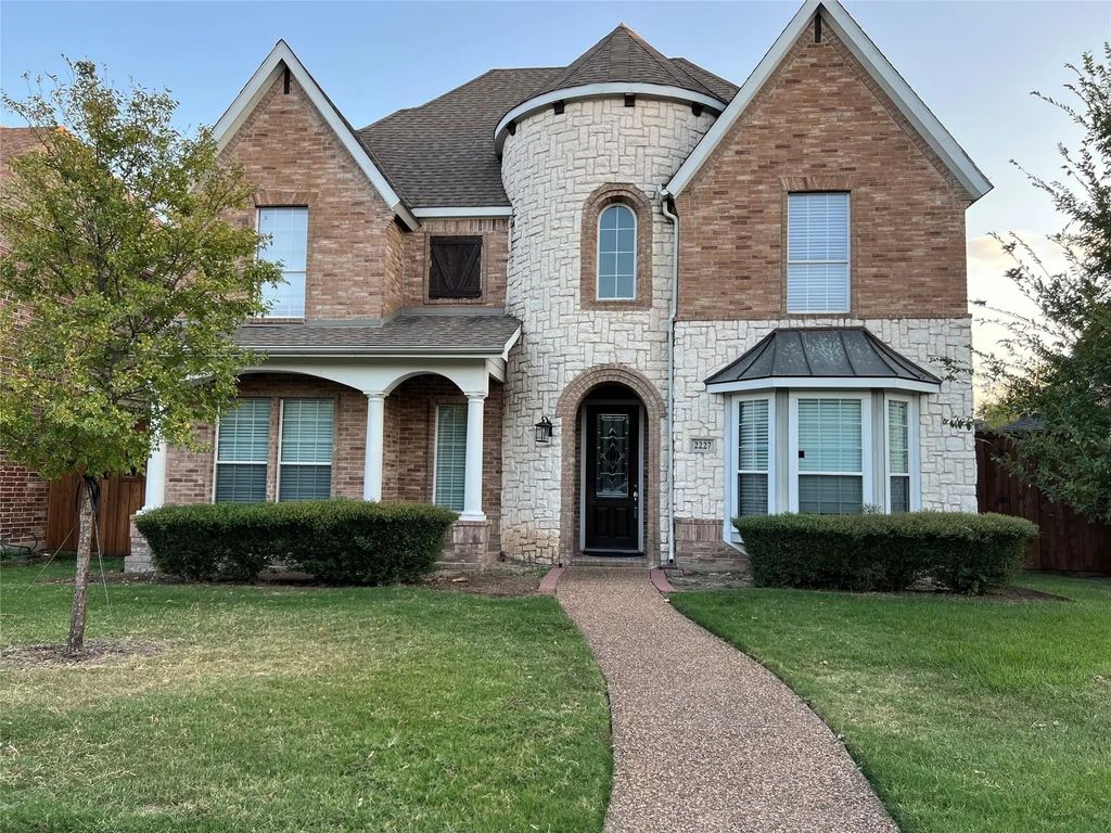 2227 Fawn Mist Drive E, Frisco