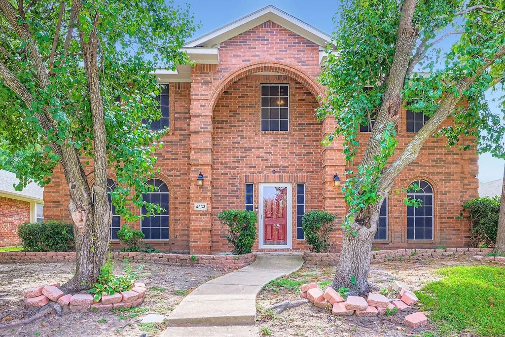 4833 Spanishmoss Drive, McKinney