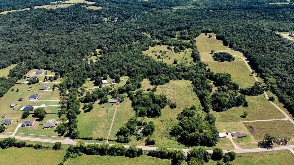 10651 County Road 41, Lindale