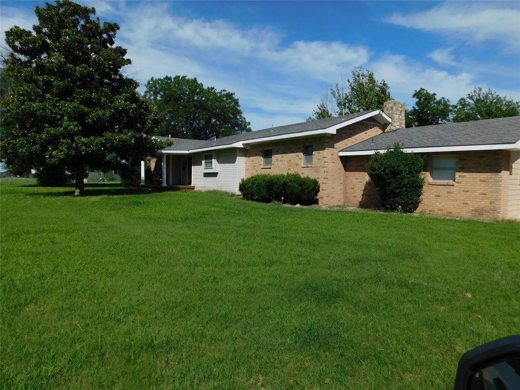 202 River Oaks Rd Road, Early