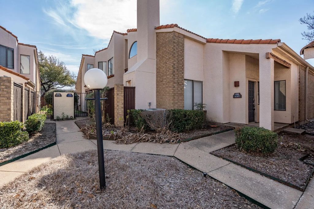 521 Ranch Trail 137, Irving