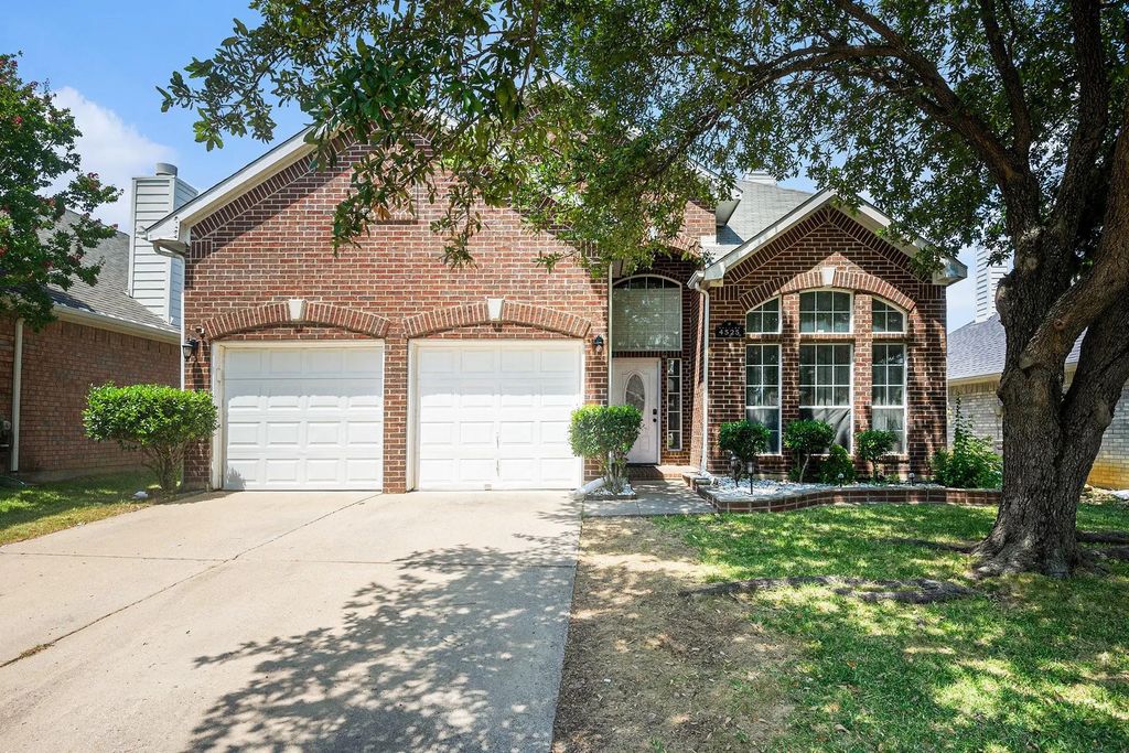 4525 Angelina Way, Fort Worth