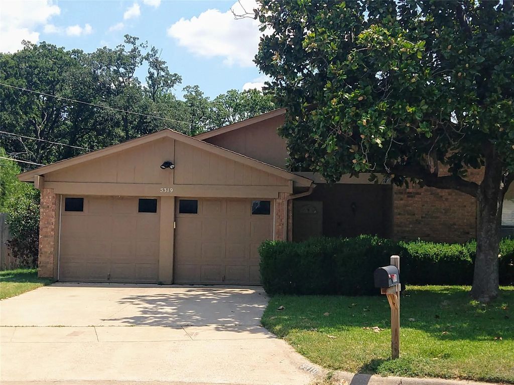 5319 Little Creek Court, Arlington