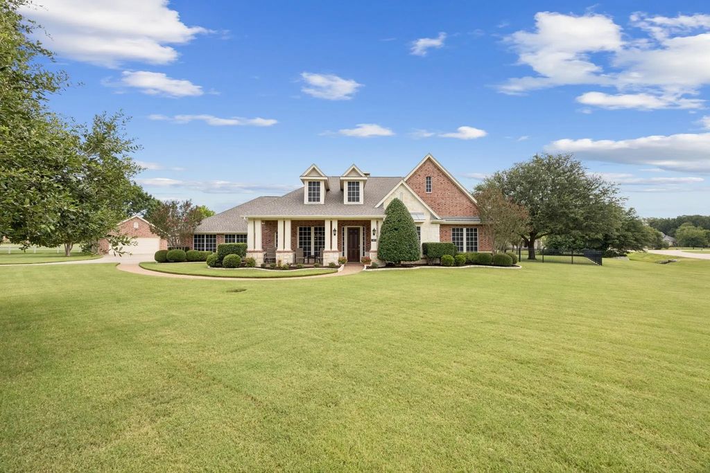 385 Bee Caves Road, Lucas