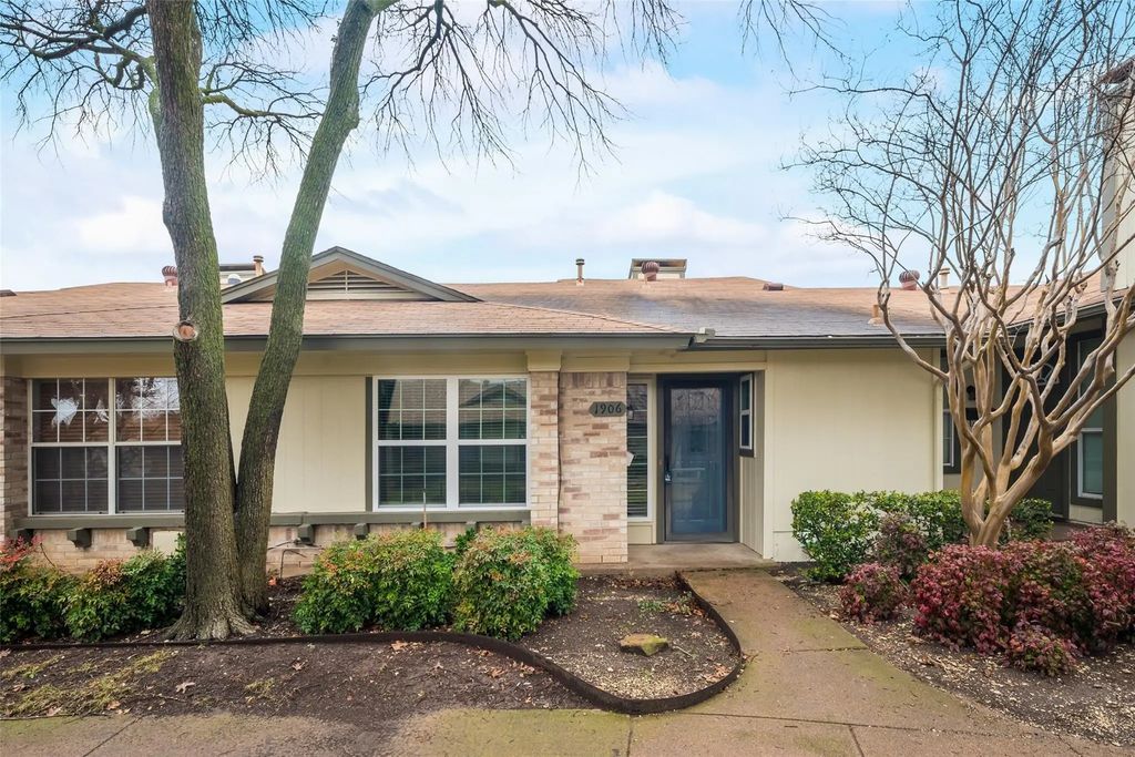 1906 Cobblestone Lane, Garland