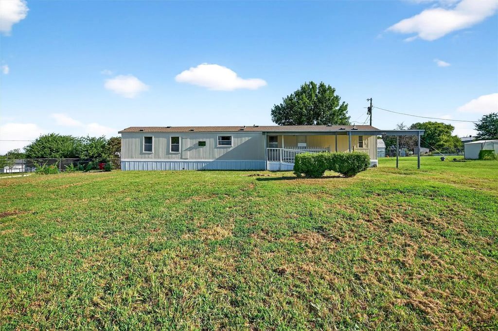 513 Deer Run, Southmayd