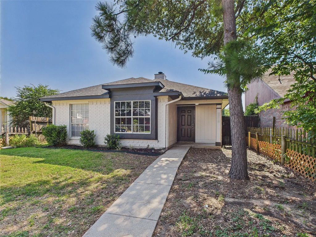 2716 Clayton Oaks Drive, Dallas