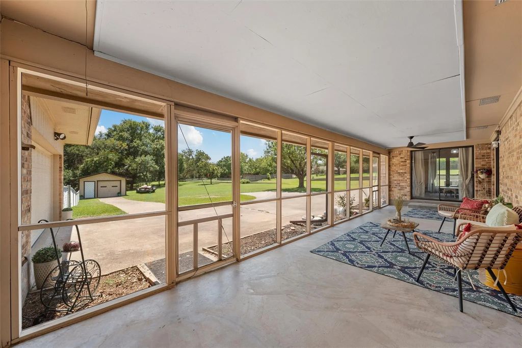 2402 White Street, Clifton