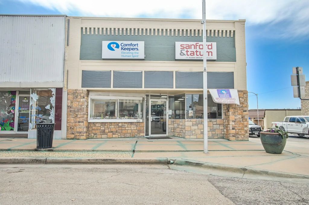 1824 26th, Snyder