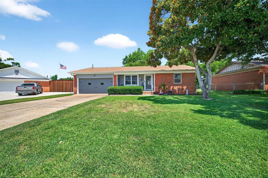 2815 Sunset Street, Denison