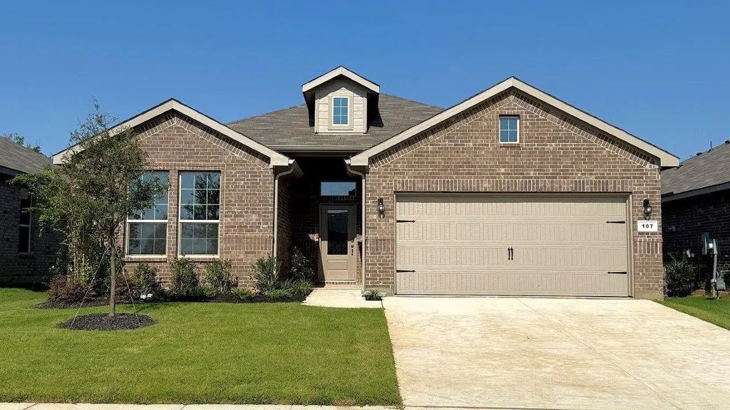 107 Goodnight Court, Cleburne