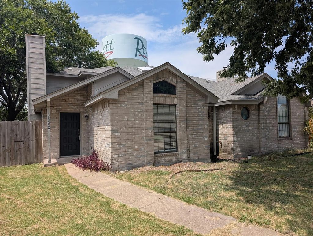 7400 Rutgers Circle B, Rowlett