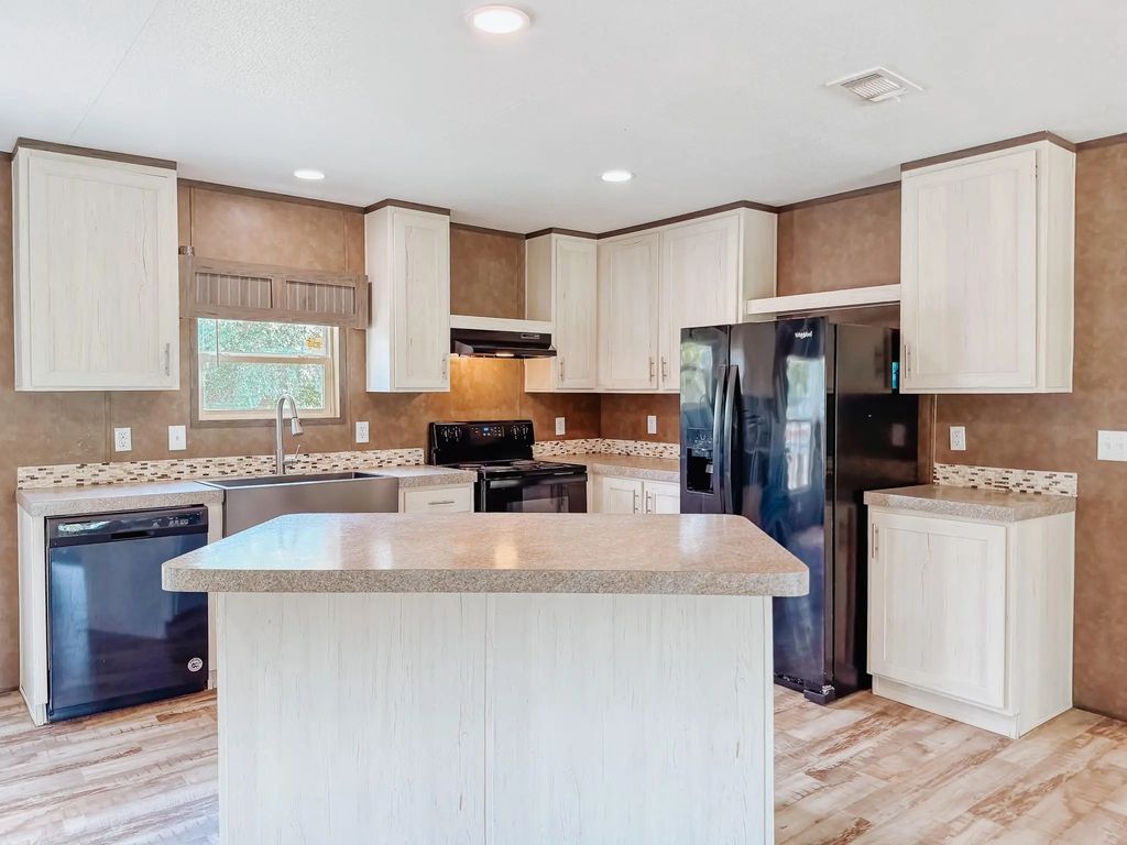 103 N 7th Street W, Dawson