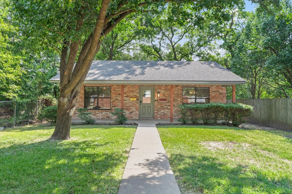 225 S Wills Street, Wills Point