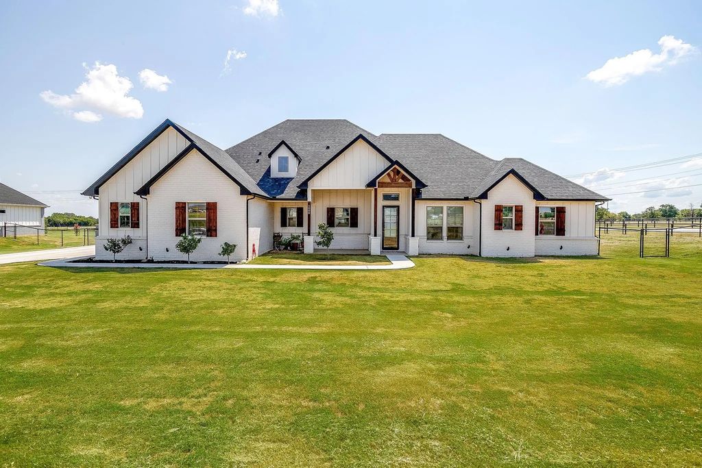 1000 Magnolia Court, Springtown