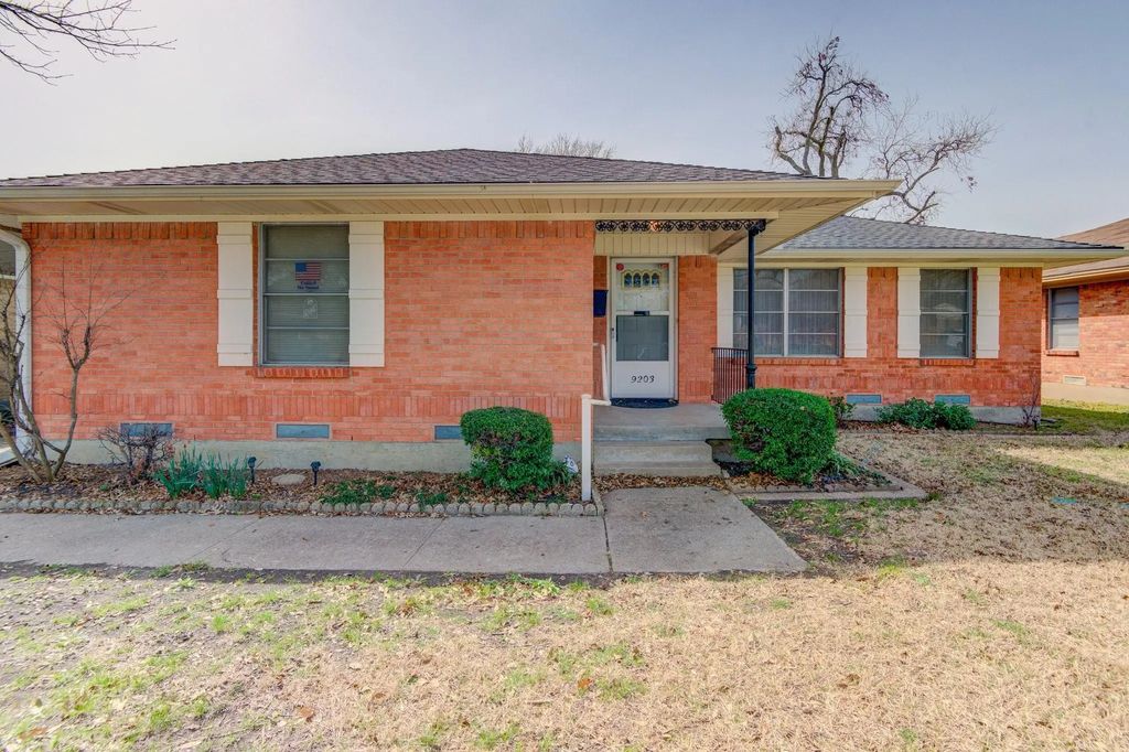 9203 Lindaro Lane, Dallas
