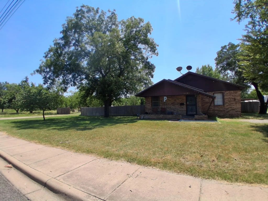 2901 Austin Ave, Brownwood