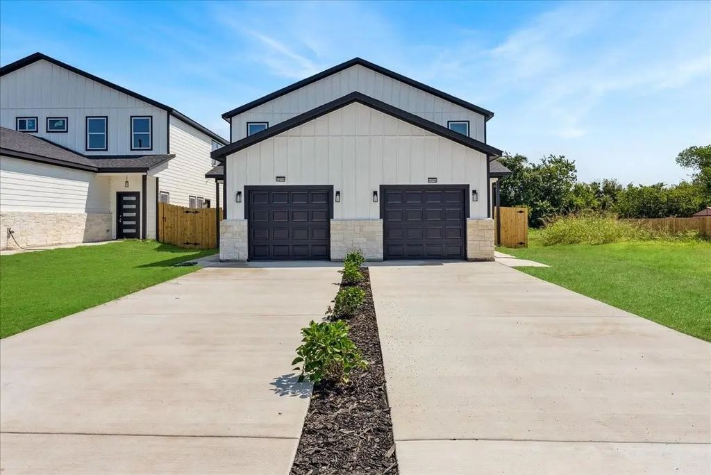 13711 Biggs Street, Dallas