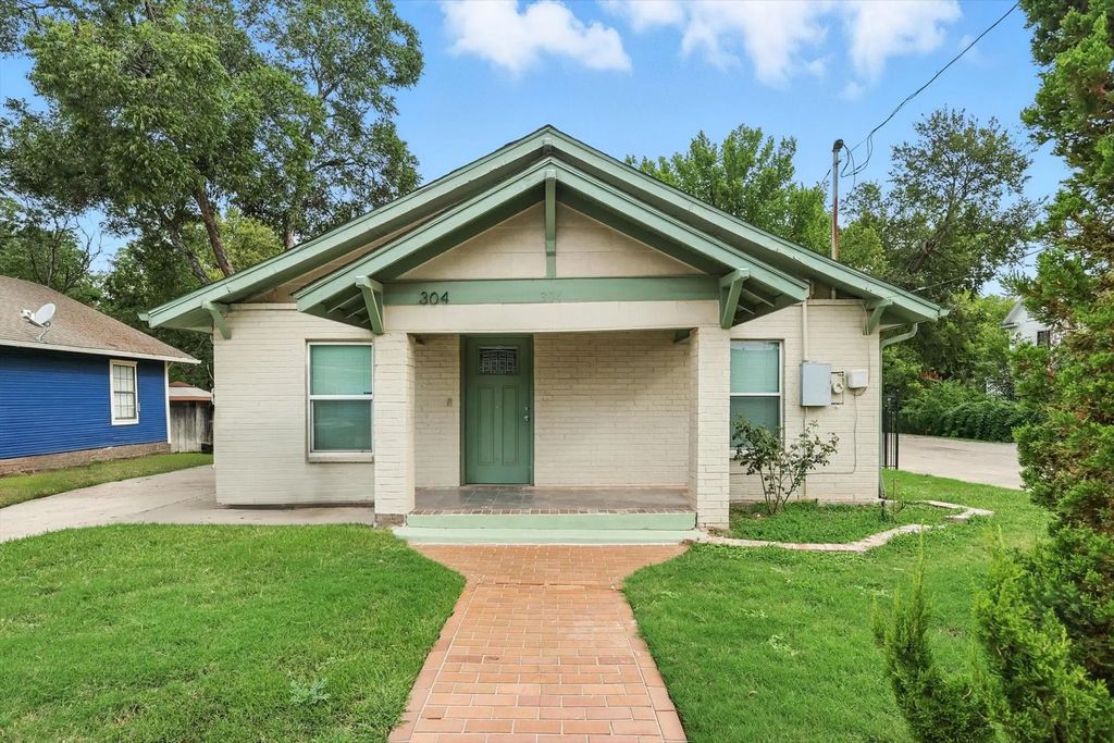 304 W Prairie Street, Denton