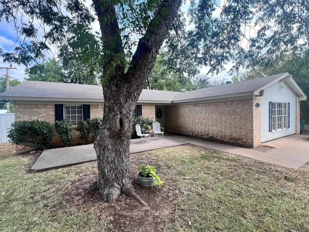 1303 Randy Drive, Graham