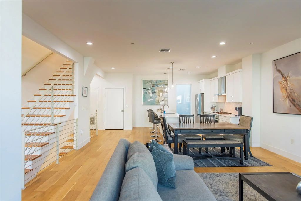 2222 Moser Avenue 111, Dallas