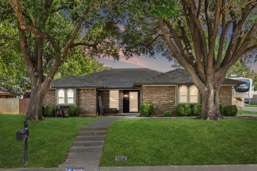2409 Avonhill Drive, Arlington