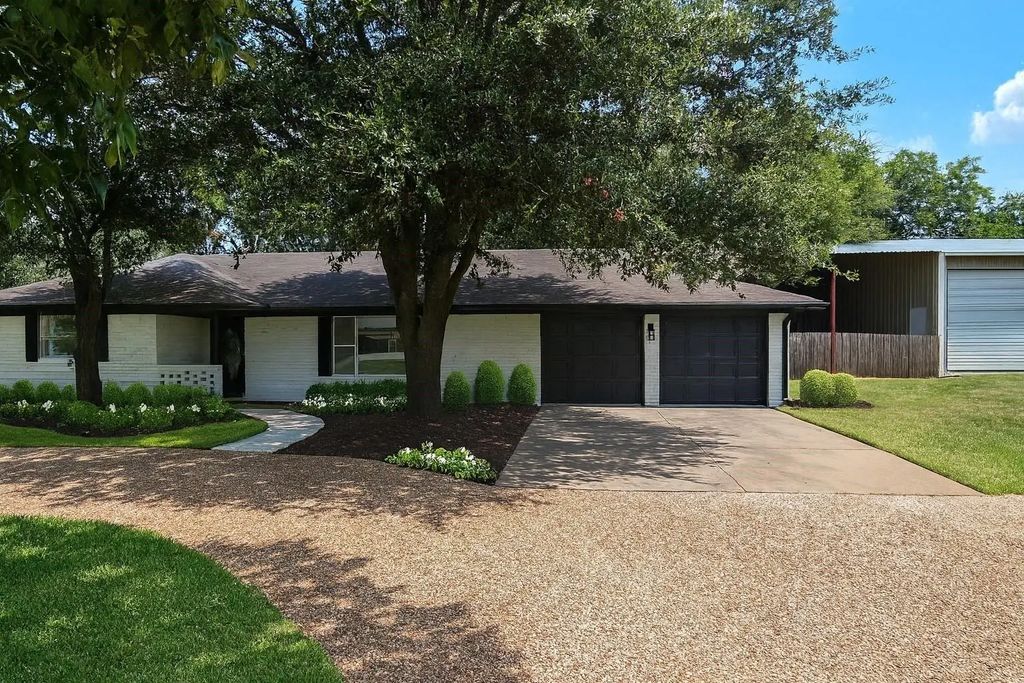 605 S Files Street, Itasca