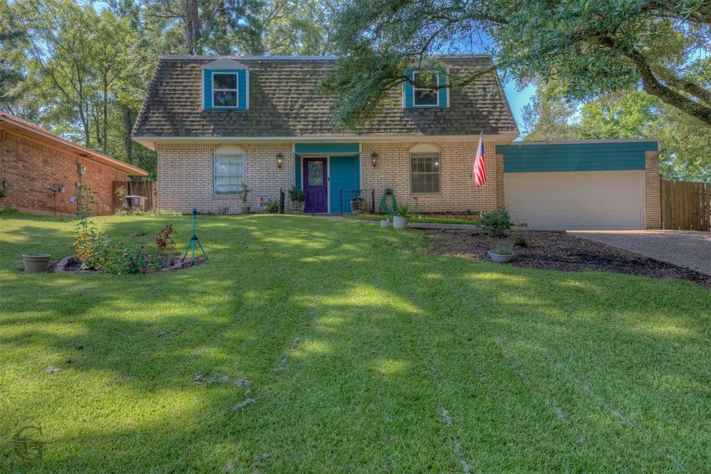 303 Hacienda Circle, Haughton