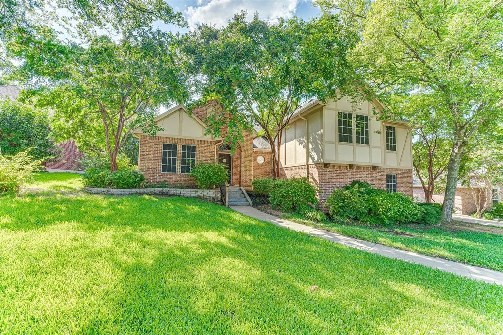 1109 Oak Creek Drive, Ennis