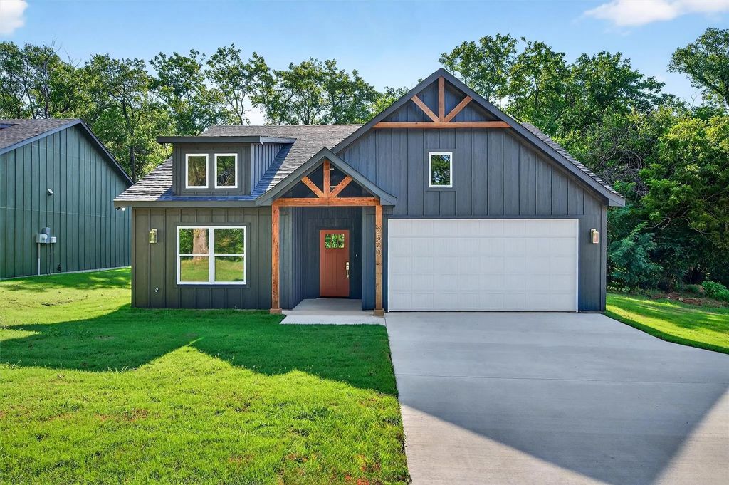 2520 S Scullin Avenue, Denison