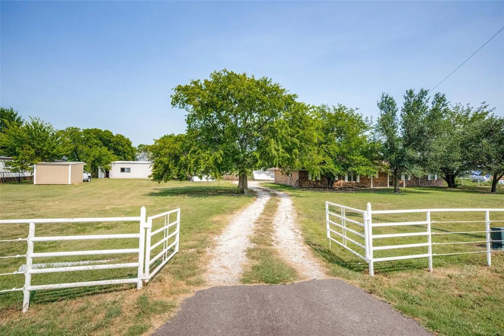 7012 Fm 2450, Sanger