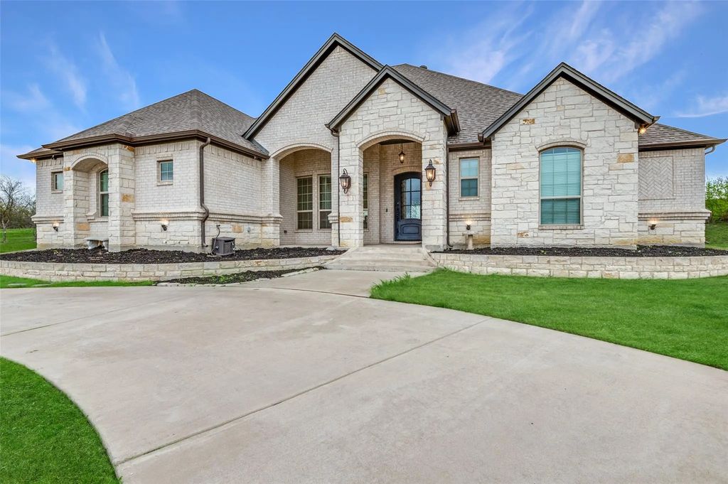 1208 Tulip Court, Grand Prairie