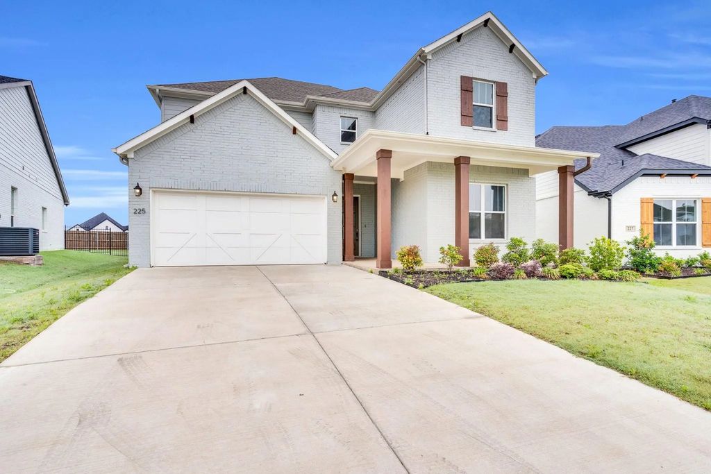 225 Observation Drive N, Aledo