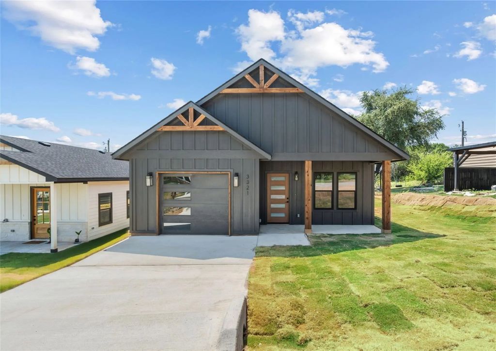 3321 Brazos River Drive, Granbury