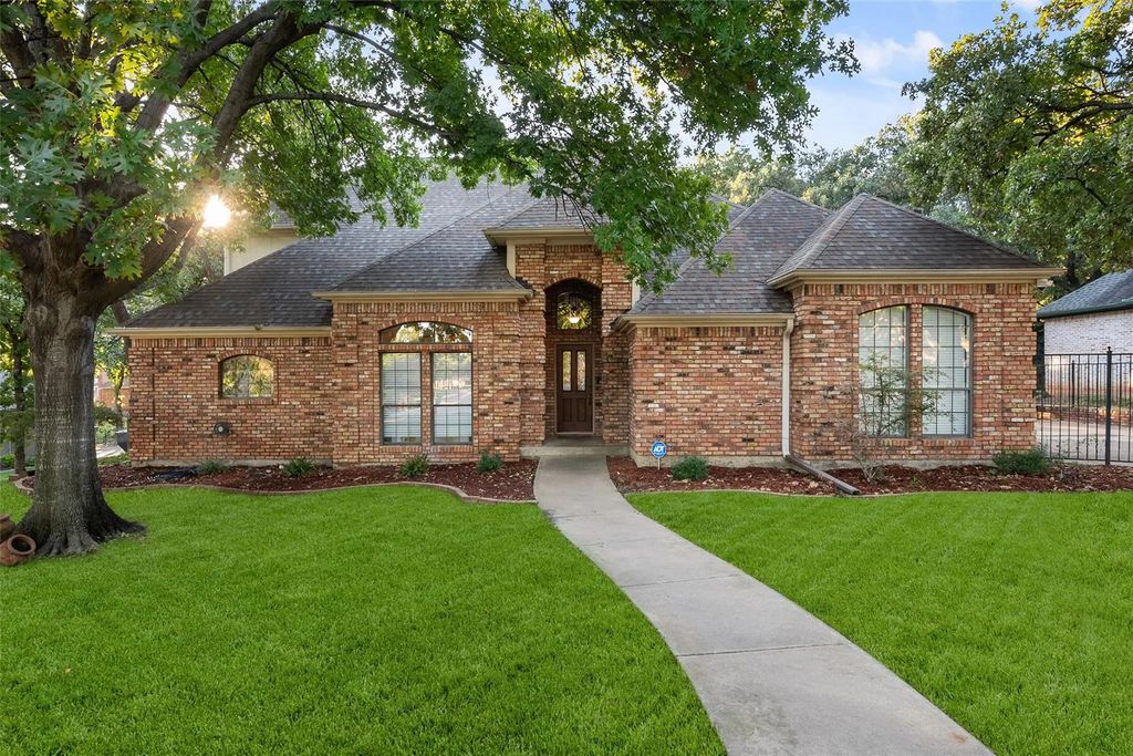 424 Windjammer Lane, Azle
