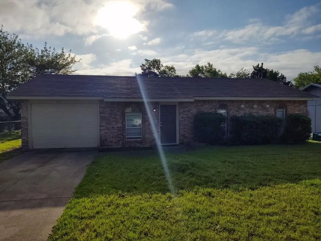 315 Halifax Court, Cedar Hill