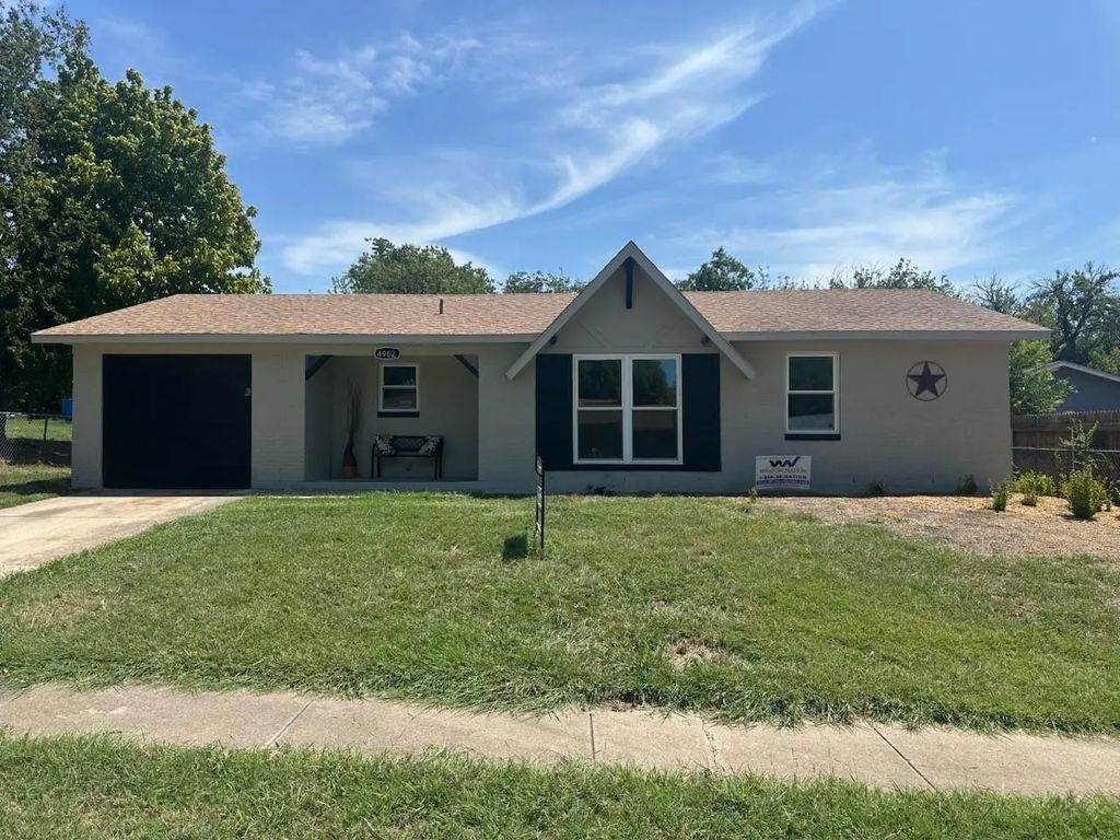 4902 Dalevale Court, Fort Worth
