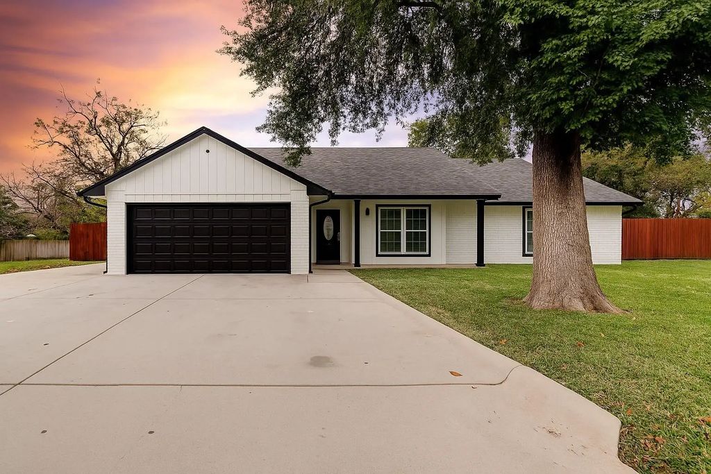 1505 Aspen Court, Mansfield